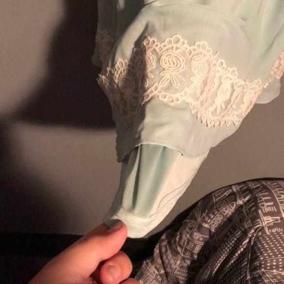 Mint dress with lace roses - Picture 5 of 5